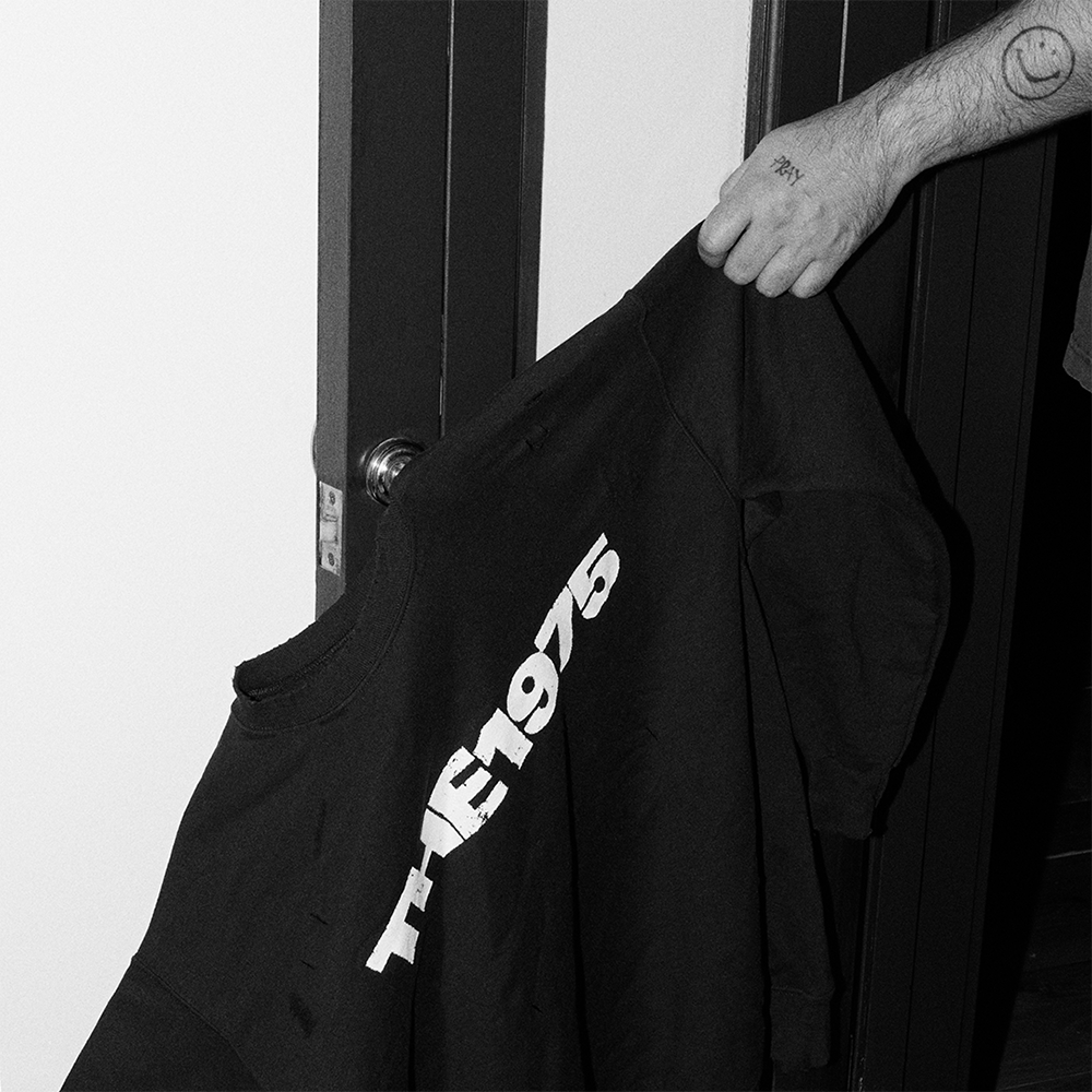 The 1975 Distressed Crewneck
